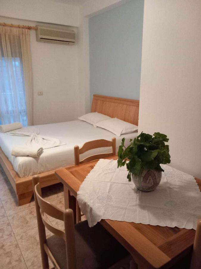 Irini'S Guesthouse Qeparo Buitenkant foto